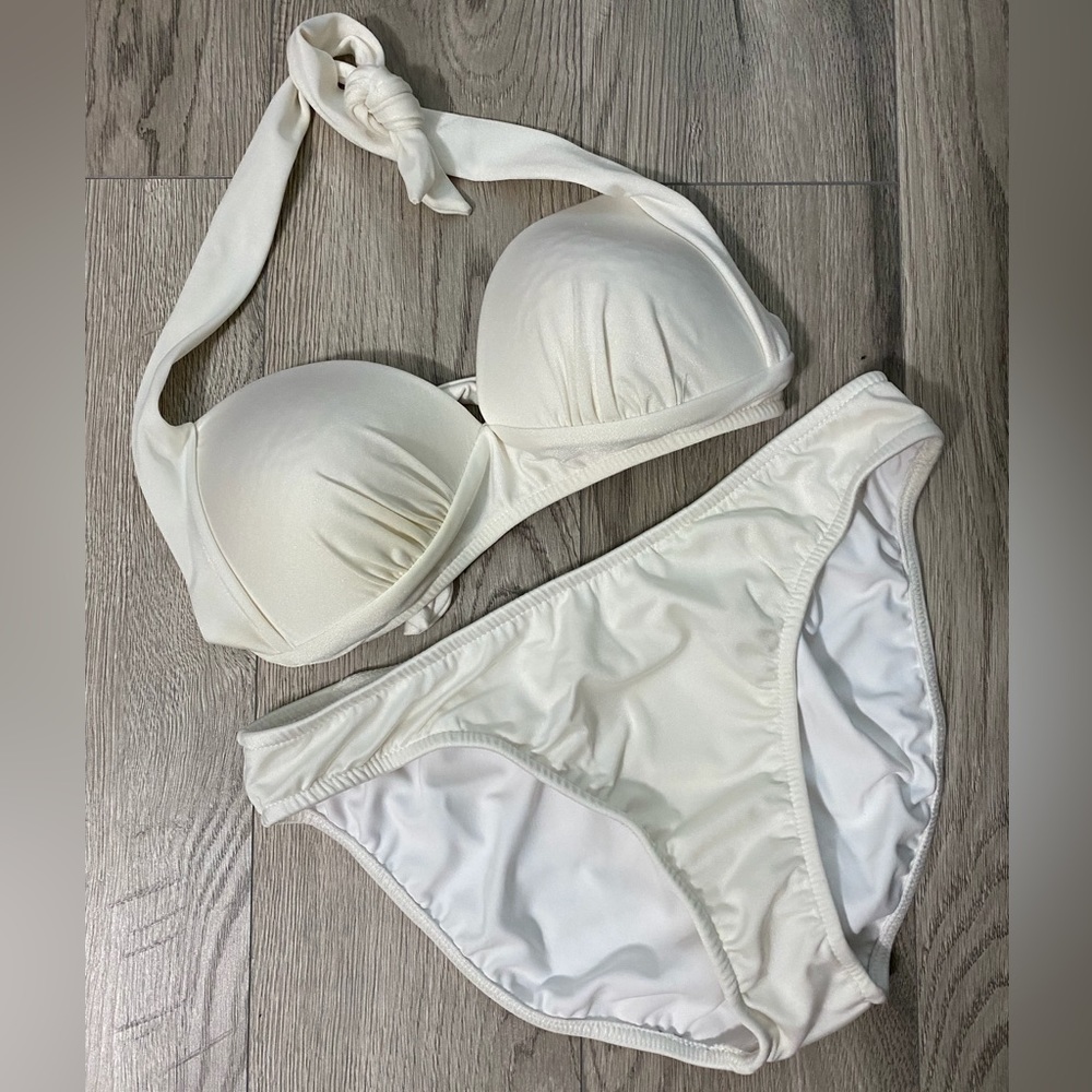 Venus Super Cute White Bikini Swim Suit Size 12